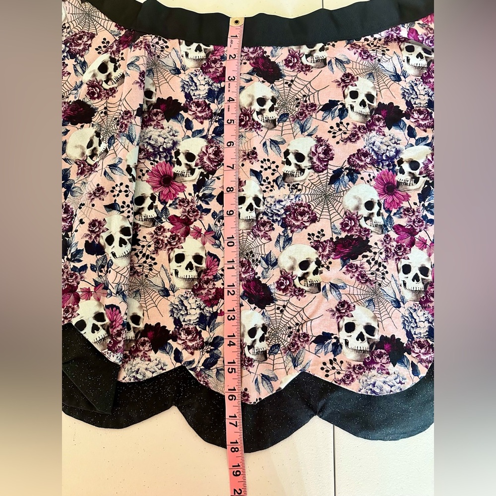 Skull apron - Picture 3 of 5